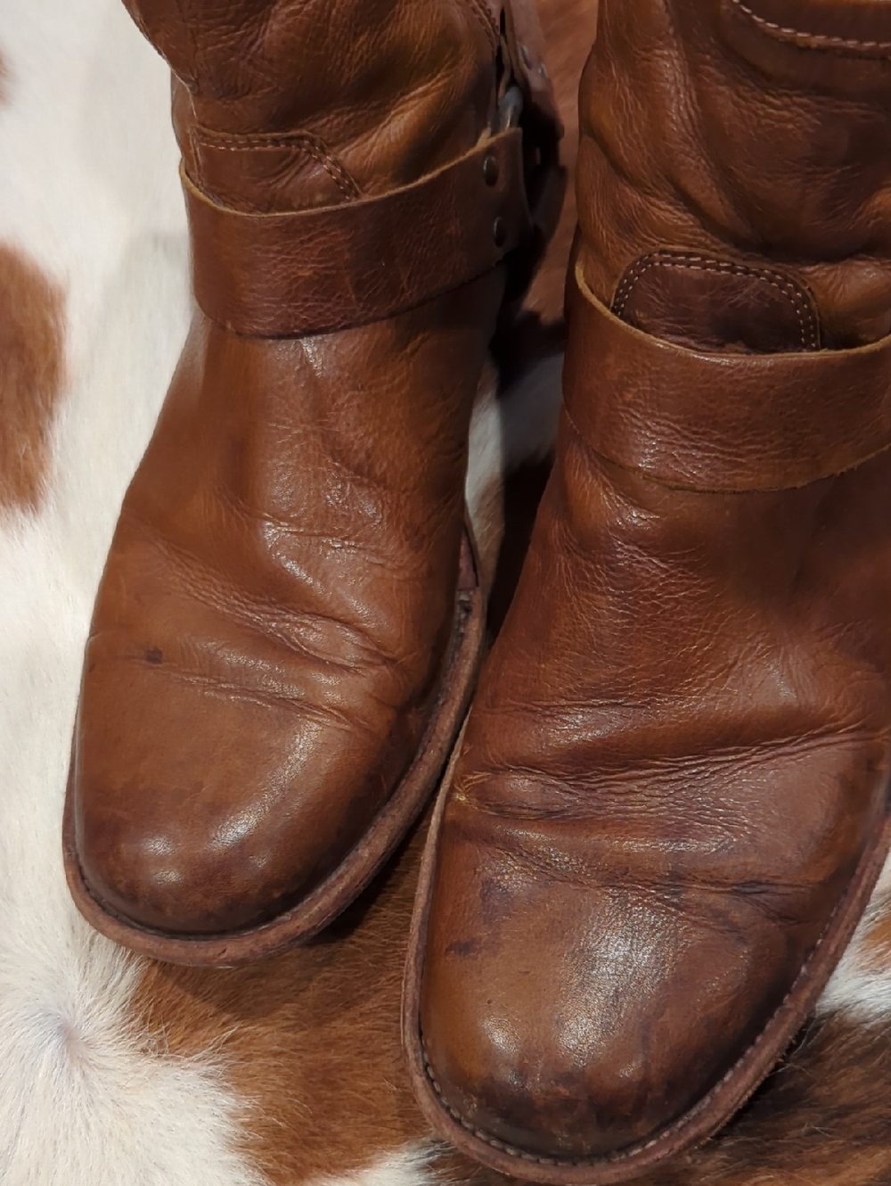 Frye Phillip Harness classic ankle boot featuring a Vintage Leather Construction - Picture 16 of 16
